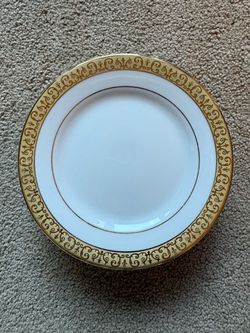 Royal Gallery Gold Buffet Salad Plates – Set of 7