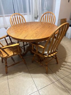 Solid Oak Dining Table & 6 Chairs