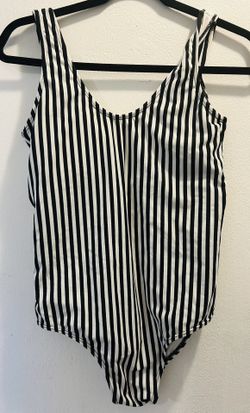 Kechika black and white stripe one piece  bathing suit, Size 34- Small