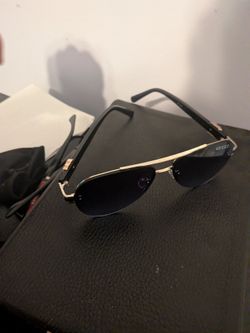 Unisex Gucci sunglasses