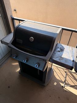 Weber Propane Grill 3 Burner (free)