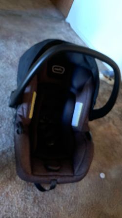 Infant car seat with base