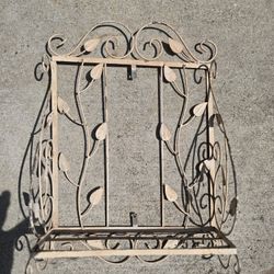 Vintage Rustic Wrought Iron Metal Flower Plant Pot Holder Wall Mount Hanging