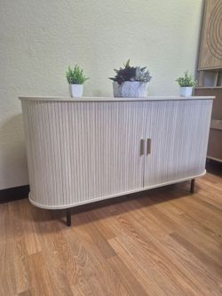 ADORABLE ENTRY TABLE OR SIDEBOARD IN LIGHT BEIGE COLOR & SLIDER FLUTED DOORS BRAND NEW 56X17X30