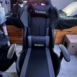 YOLEO Gaming Chair With Foot Rest 