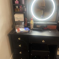 Vanity Set With Chair 