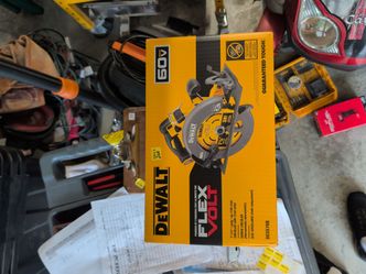 DeWalt FLEXVOLT 60V 7-1/4" Circular Saw DCS578B