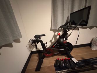 Peloton Bike w/Shoes