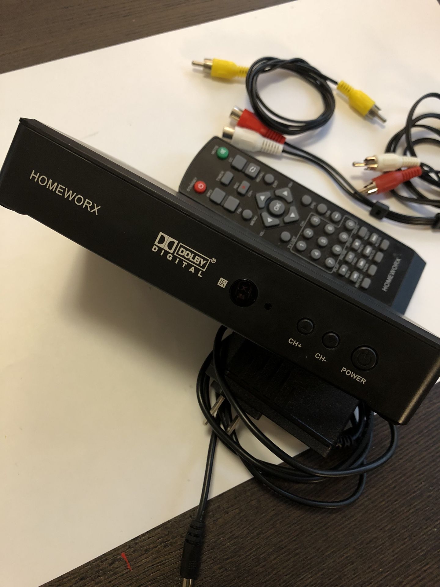 HDTV digital converter box - access free air broadcasts to TV or monitor