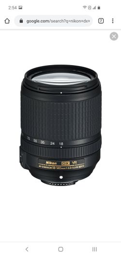 Nikon AF-S DX Nikkor 18-140mm f/3.5-5.6G ED VR lens