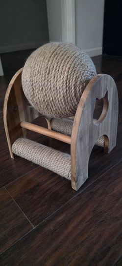 Wooden cat scratcher ball