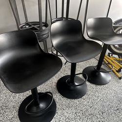 Black Swivel Countertop Stools
