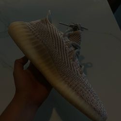 Yeezy Boost 350 V2