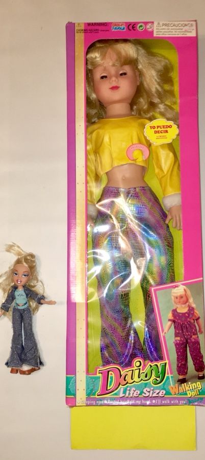 30" TALL Life Size - Walking Doll - NEW in Box - Speaks | Muñeca Habla y Camina