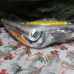 2015-17 Toyota Camry Right Headlight 