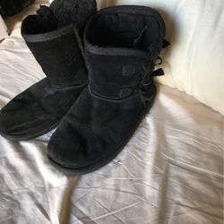 Girls Boots $ 15