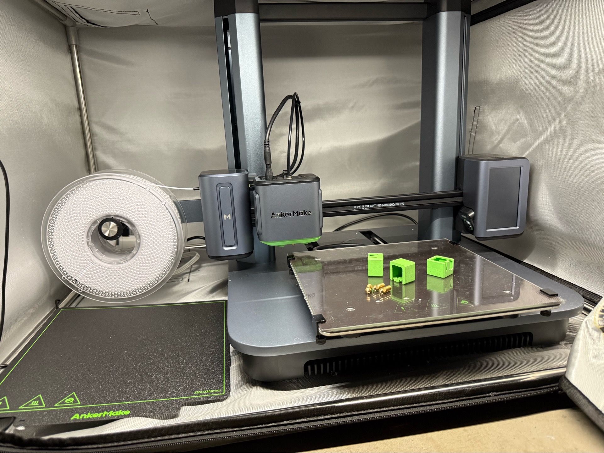 3D printer like-new Ankermake M5 lots of extras