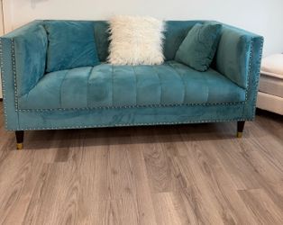 Couch *2