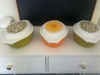 Vintage Pyrex Casserole Dishes with Lids Set of 3