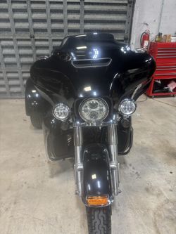 2019 Harley triglade in perfect condition all original low miles  old person is the owner