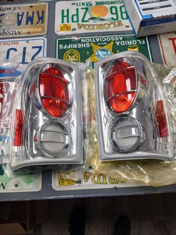 01-03 Ford Ranger Right and Left Side Tail Light Set