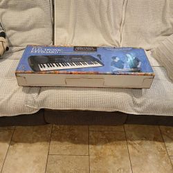 Electronic Keyboard Never Used