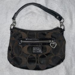 VINTAGE COACH early 2000s handbag with heart keychain zipper