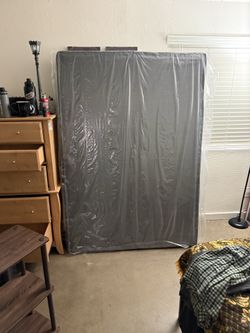 Full size mattress box