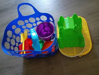 Kids Sand Toy Set with Castle Mold and Carrying Basket