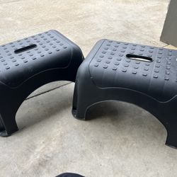 2 Stools