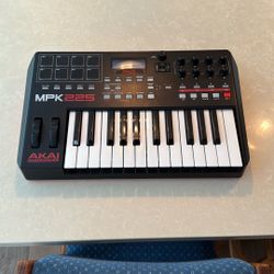 Akai MPK 225 MIDI Keyboard