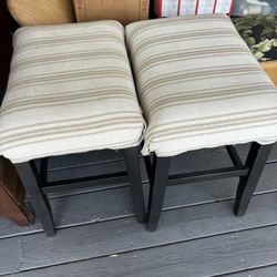 Pair Stools 