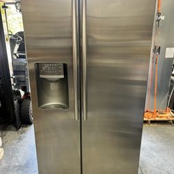 Gently Used Samsung Refrigerator Stainless Steel Fridge - Excellent!