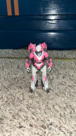 Transformers studio series bumblebee Arcee
