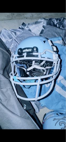 Schutt youth football helmet sizeY 11, grill and chin strap