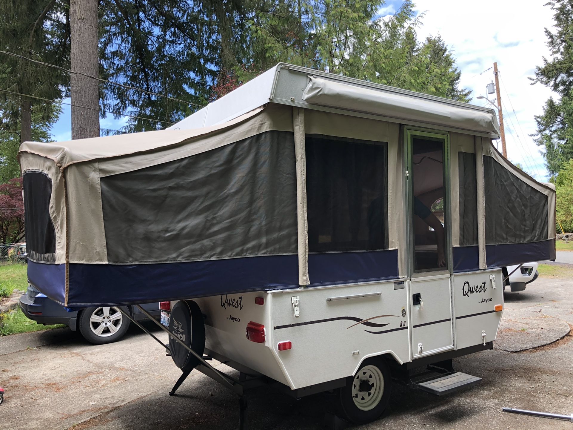 Jayco Qwest pop up tent trailer in EXCELLENT SHAPE for Sale in Renton