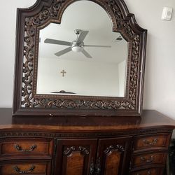 King Size Sleigh Bed Frame and dresser With Mirror 