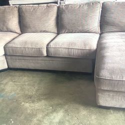 Couch Sectional Like New