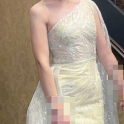 Butter Yellow Dresses Size 2