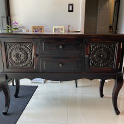 Beautiful Antique Style Console Table 