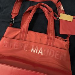 Steve Madden BGYM duffel bag