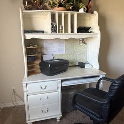 White Computer desk and chair