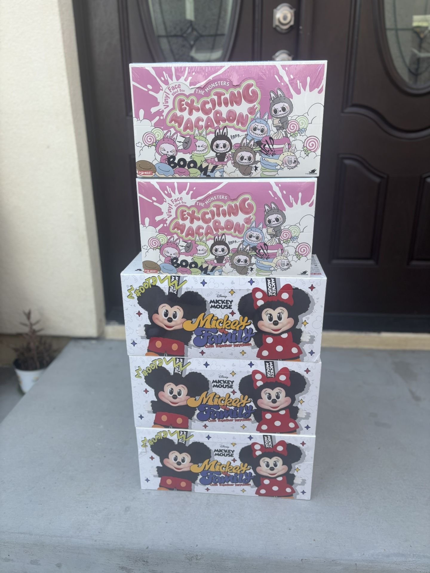 MACARONS + Mickey And Family