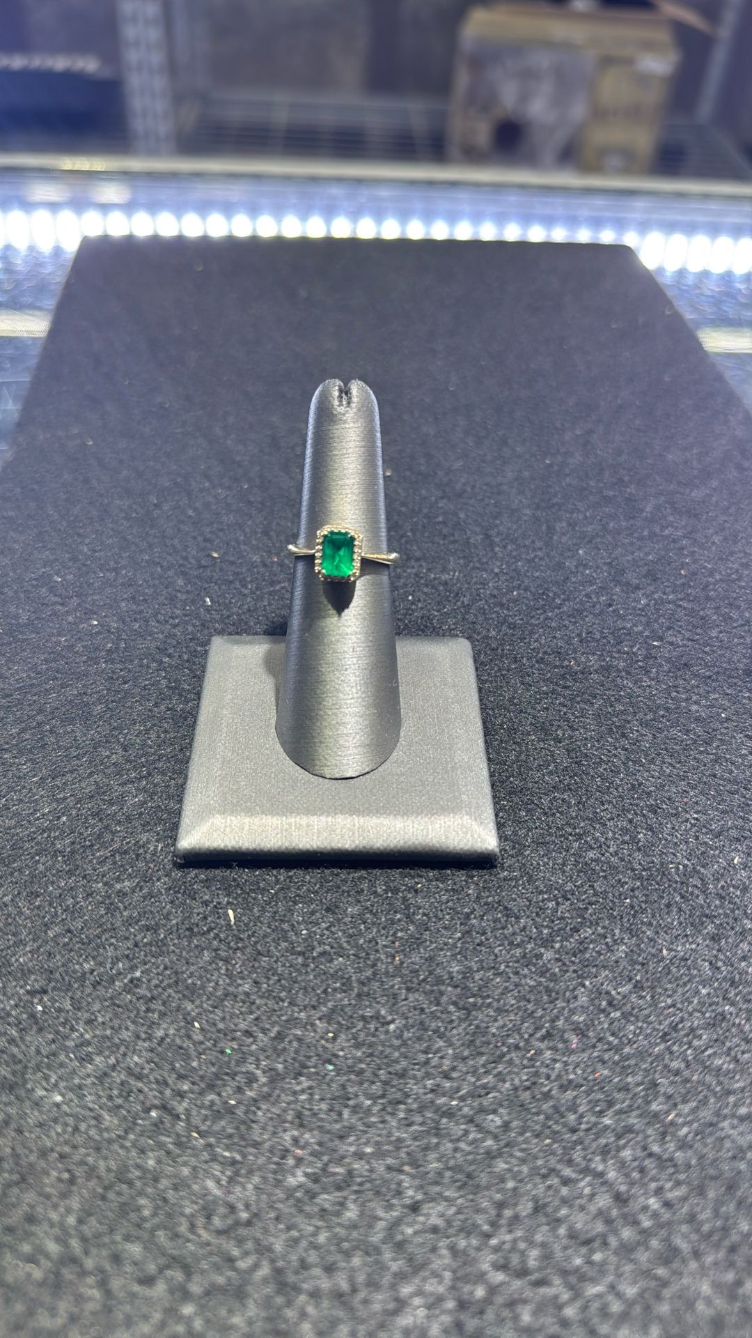 10KT Emerald Ring