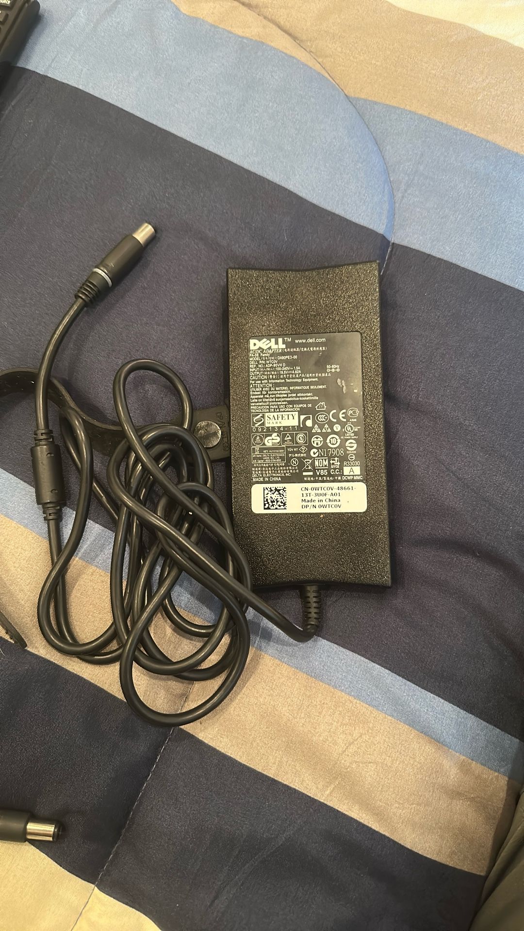 DELl AC/DC. Adapter DA90PE3-00