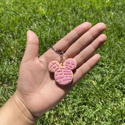 concha keychain 🤍✨