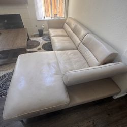 Scandinavian design Leather Sofa With Chaise 