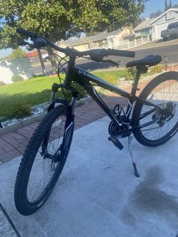 SPECIALIZED Mountain Bike