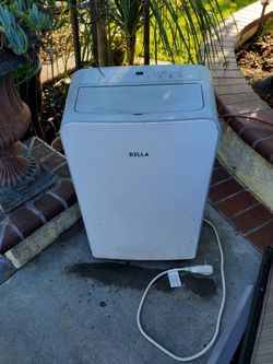 Della a/c unit