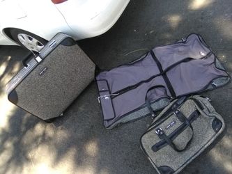 Luggage set